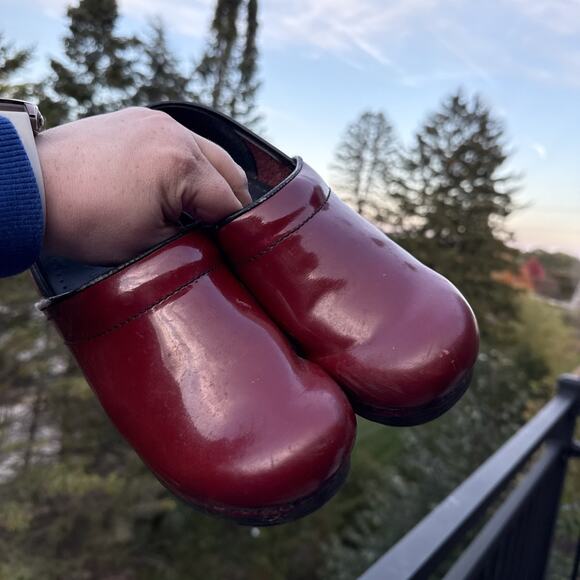 Dansko Shoes Womens 8.5-9 EU 39 Professional Clogs Red Patent Ruby Leather - Picture 16 of 16